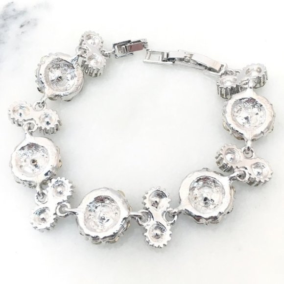 Eye Catching Black Swarovski Crystal Bracelet - Picture 3 of 6